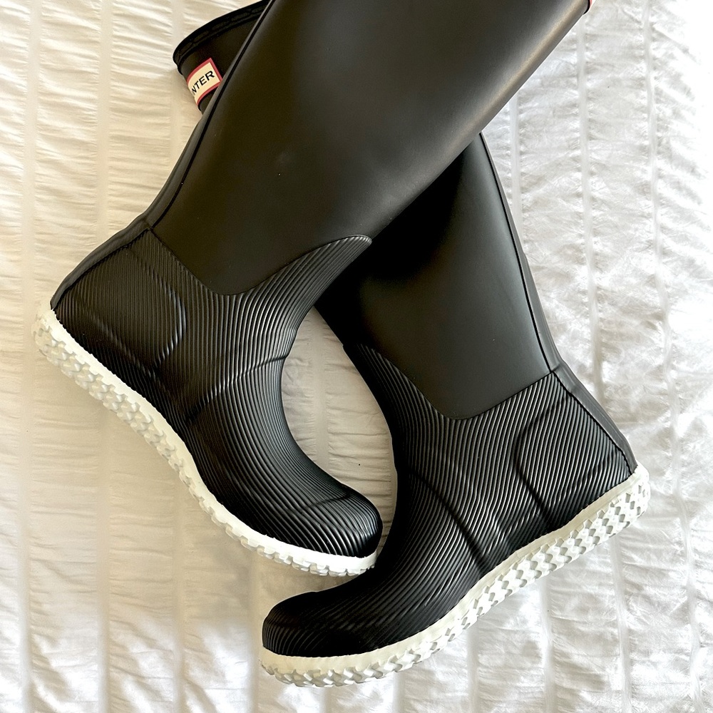 Brand new! No box. Hunter tall rain boots